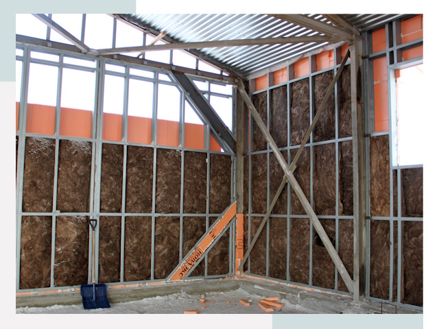 Утепленные ангары в лесном