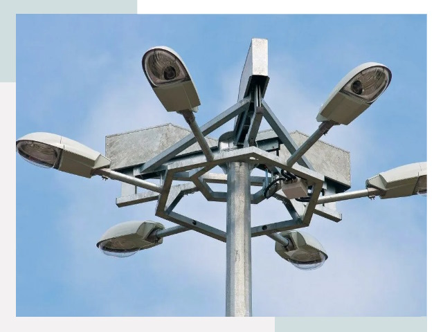 Монтаж осветительных мачт в лесном