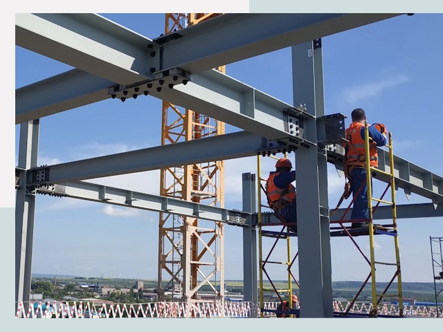 Монтаж металлоконструкций в лесном